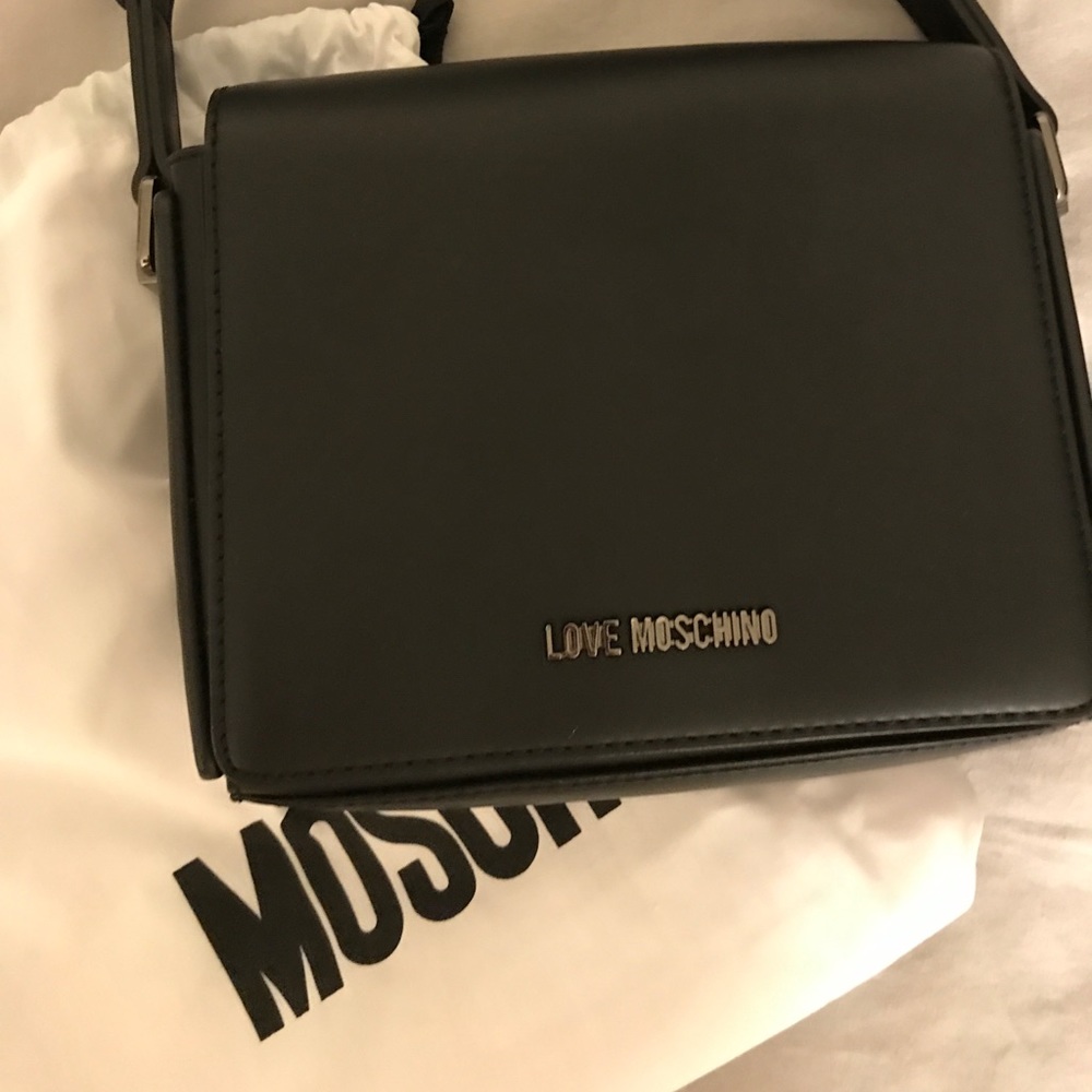 Love moschino sling bag